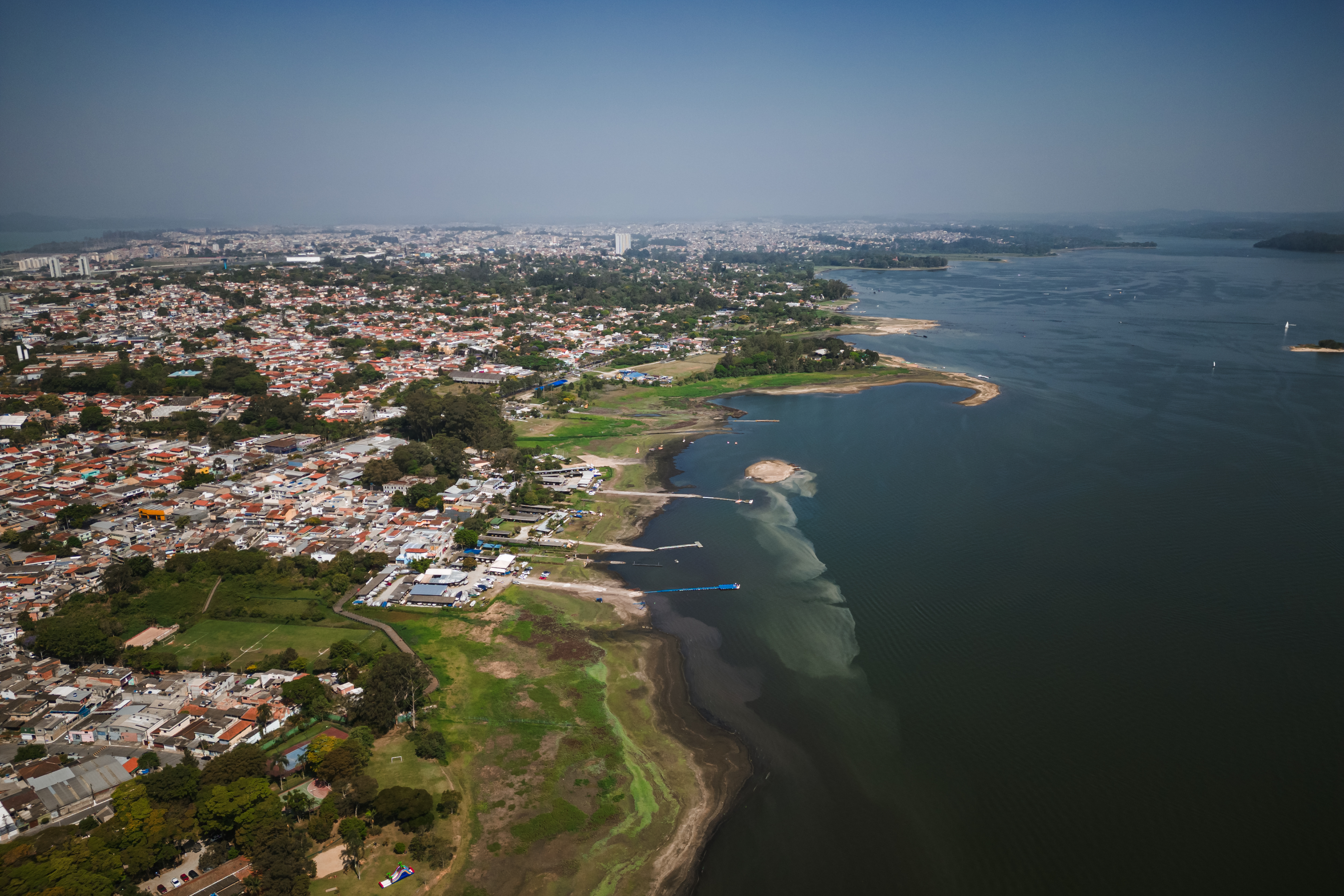 Rajendra Singh e Martin Winiecki na Represa de Guarapiranga - IAS